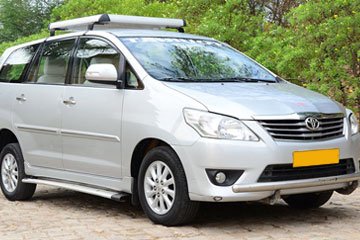 book the Toyota Innova in amritsar taxi services